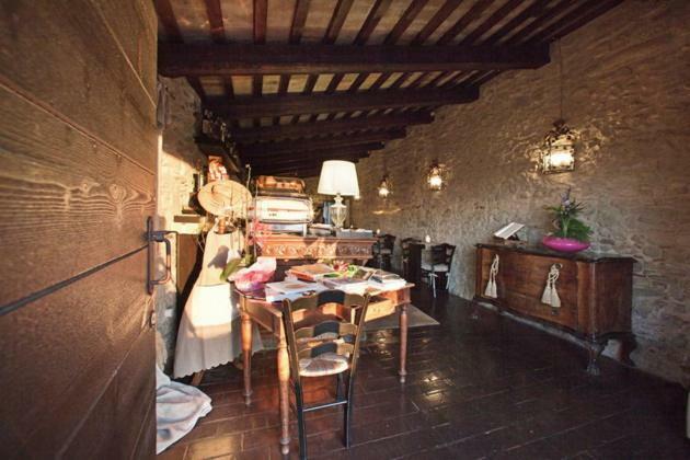 Отель Castello Di Albereto Trarivi Экстерьер фото